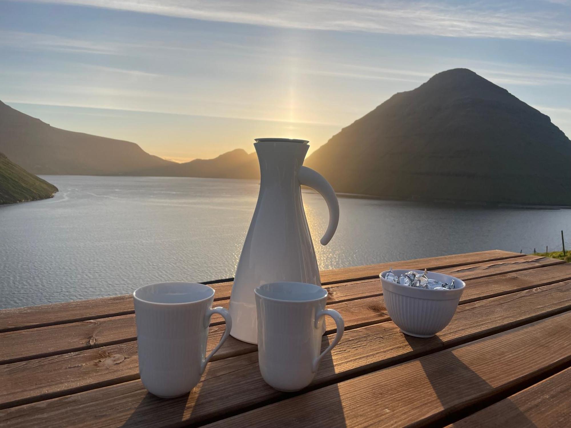 Unique Sea & Landscape View And Spacious Apartment Klaksvík Exterior photo