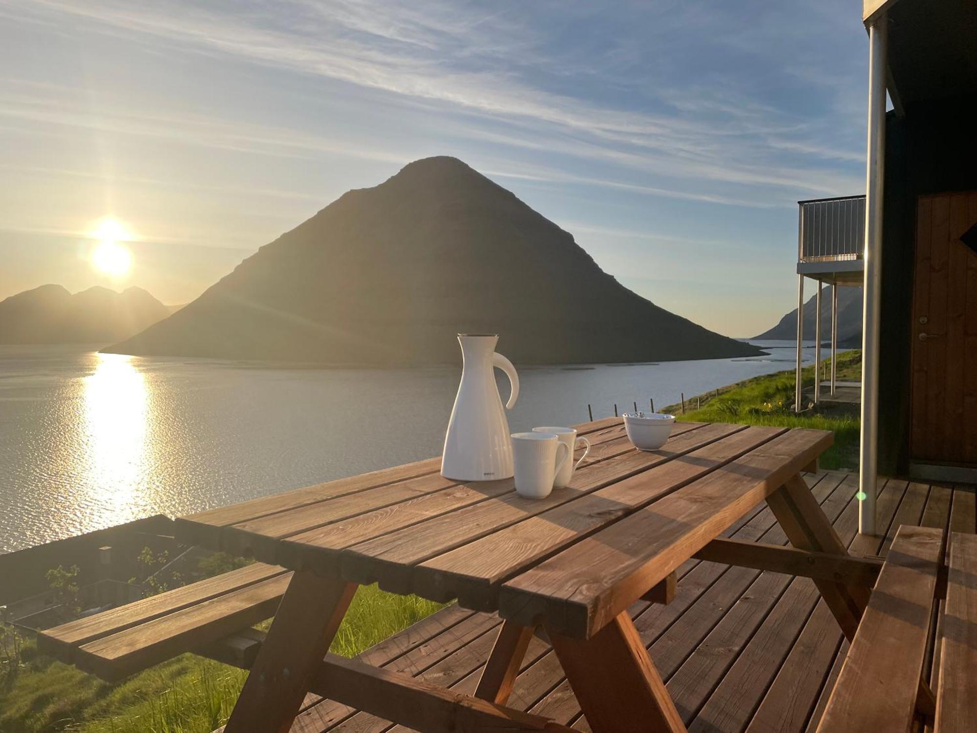 Unique Sea & Landscape View And Spacious Apartment Klaksvík Exterior photo