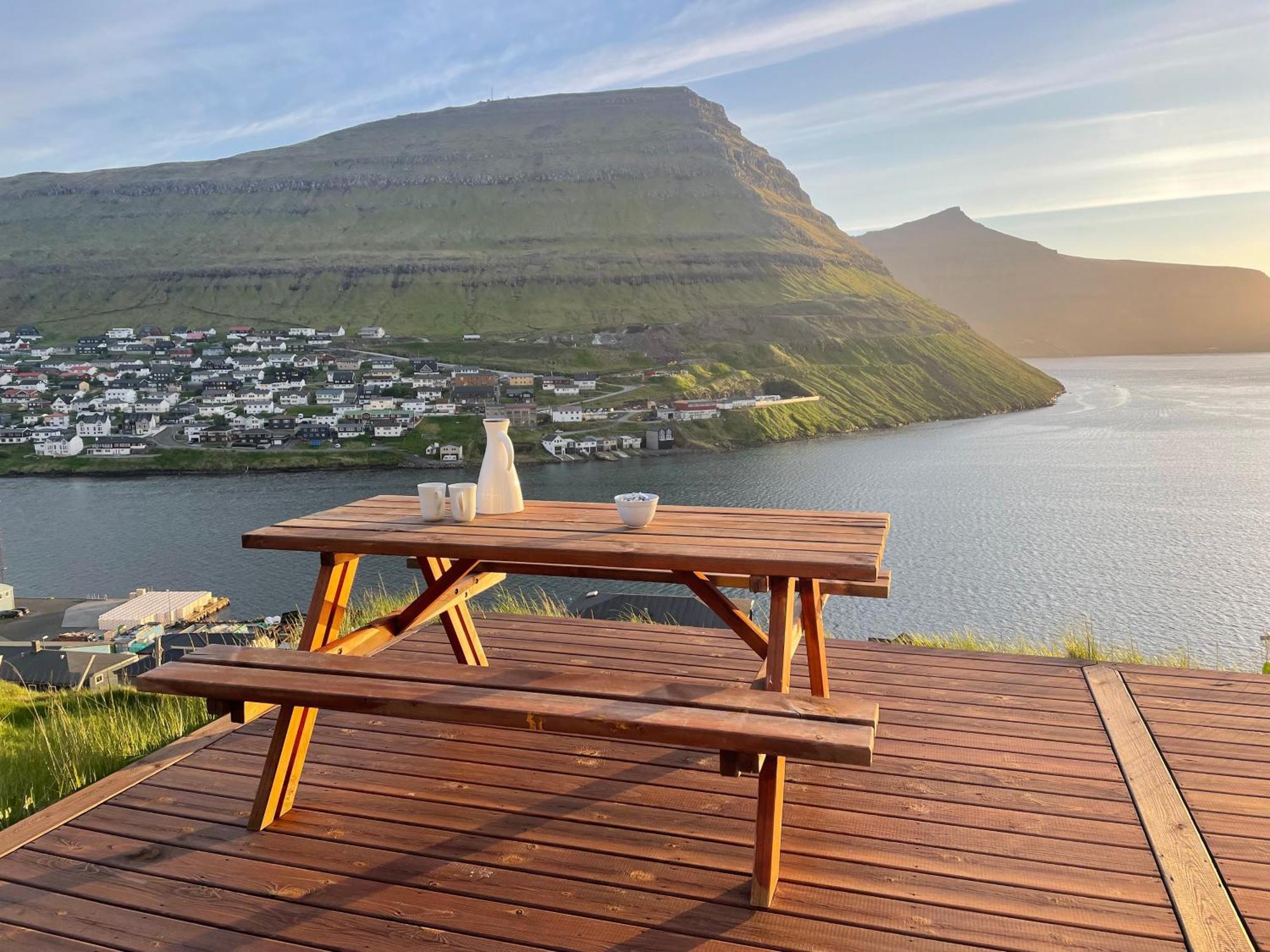 Unique Sea & Landscape View And Spacious Apartment Klaksvík Exterior photo