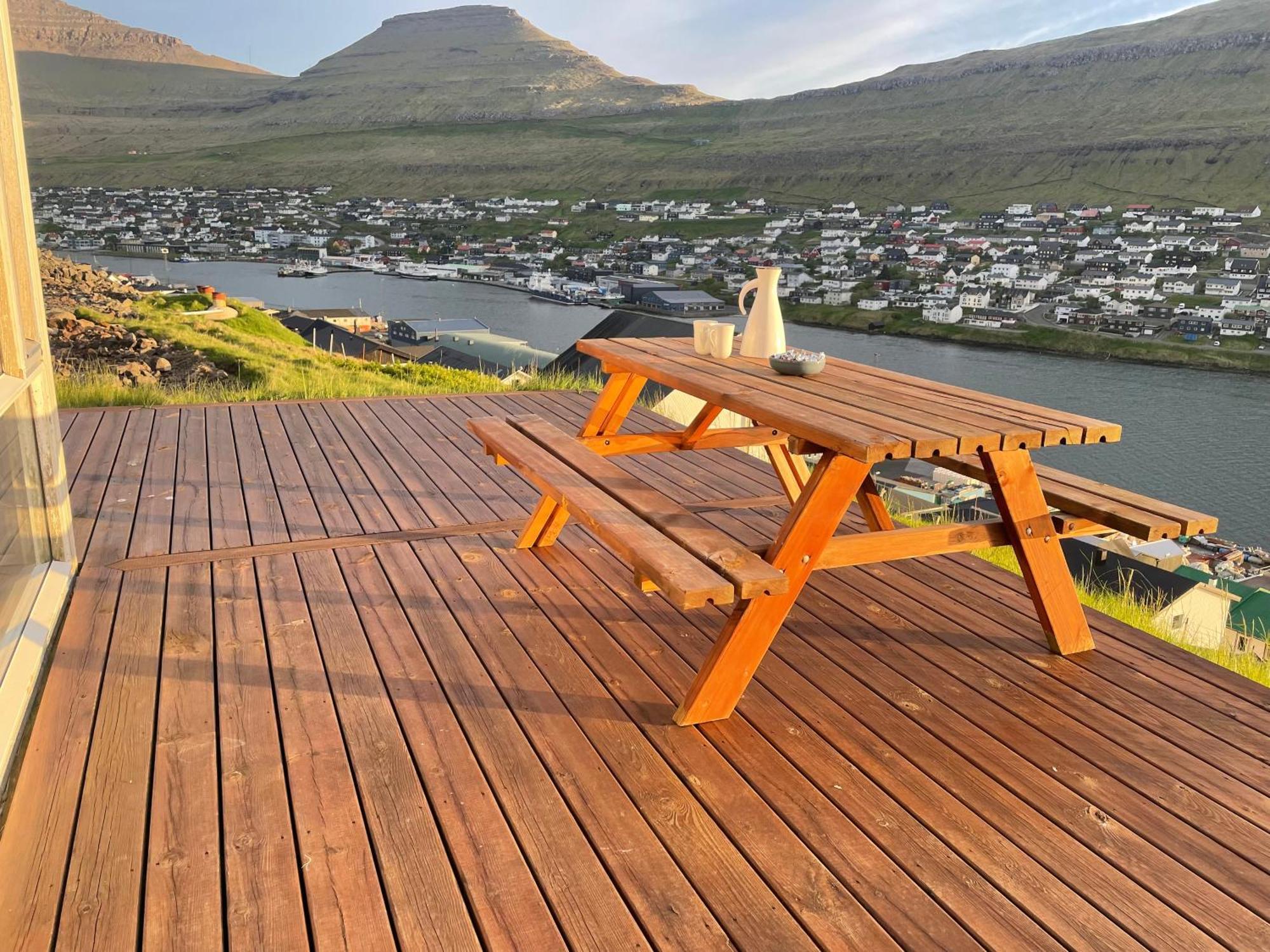 Unique Sea & Landscape View And Spacious Apartment Klaksvík Exterior photo