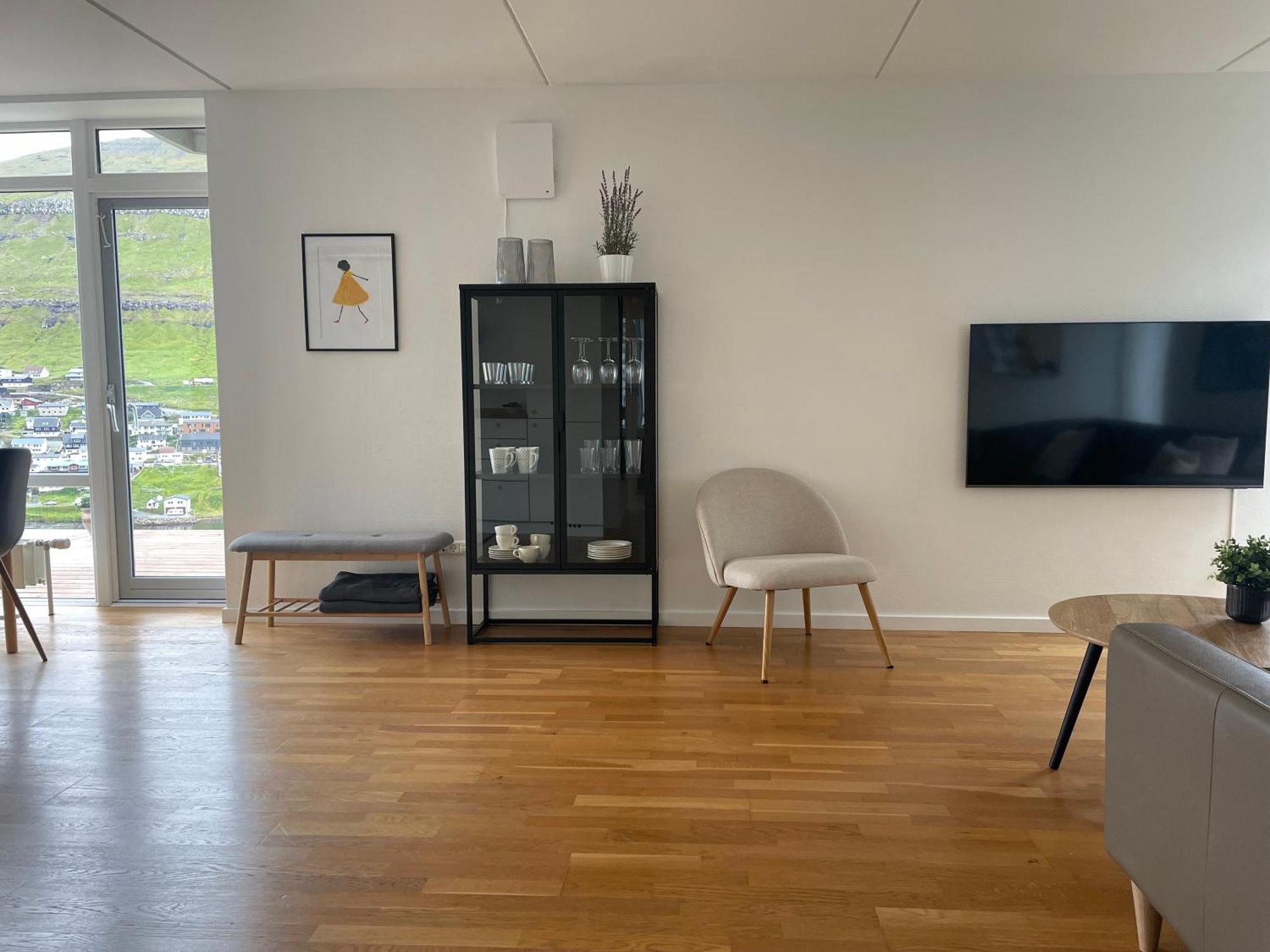 Unique Sea & Landscape View And Spacious Apartment Klaksvík Exterior photo